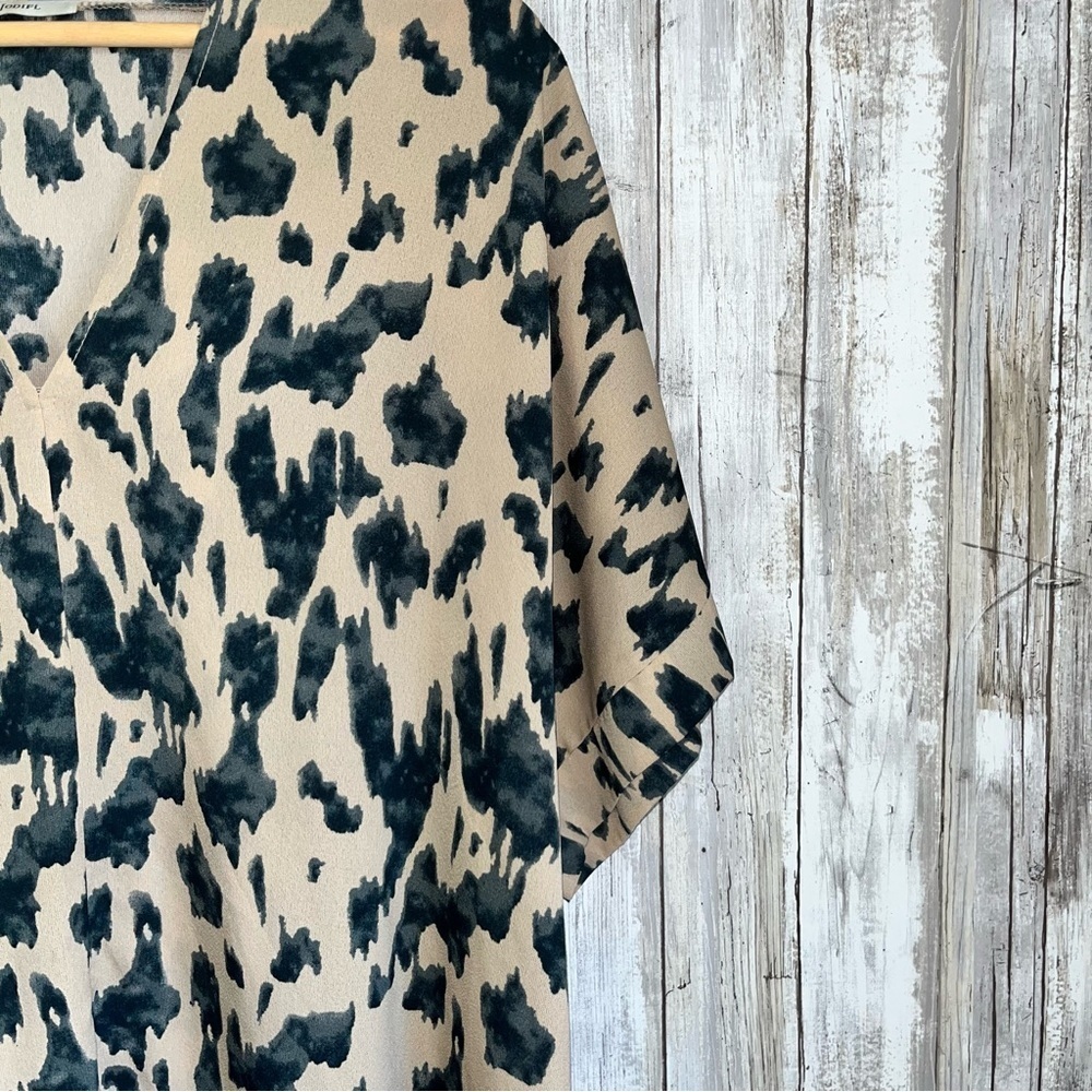 Jodifl Tan Animal Print Oversized V Neck Blouse - Picture 2 of 5